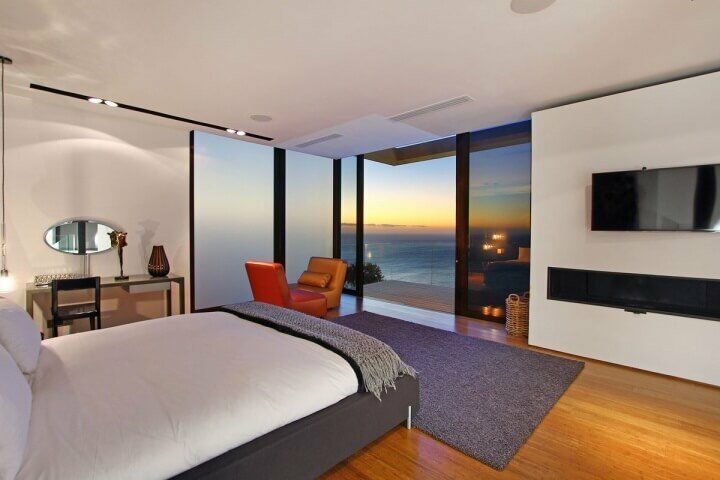 8 Incredible Awe Inspiring Bedrooms With Gorgeous Ocean Views MyDecorShop   Modern Bedroom With Ocean View 